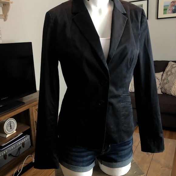 H&M Used Black Blazer - Picture 2 of 9